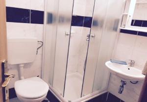 Kúpeľňa v ubytovaní Apartments Neno