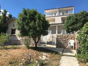 Vonkajšia záhrada v ubytovaní Apartments Neno