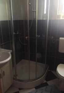 Kúpeľňa v ubytovaní Apartments Neno