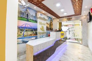 TV a/nebo společenská místnost v ubytování FabHotel JBL - Near Kolkata Airport