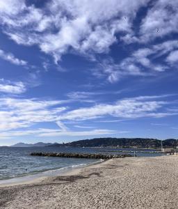 Gallery image of Appartement Juan Les Pins à 2 min de la plage in Antibes +2 photos