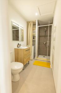 Ένα μπάνιο στο Le Marcel, pretty 1 room apartment next to Antique Theater +11 φωτογραφίες