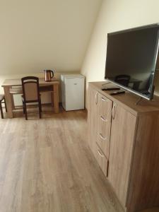 Μια τηλεόραση ή/και κέντρο ψυχαγωγίας στο Pokoje Nałęczów