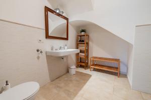 Koupelna v ubytování Apartamentos rurales La Alquería del Pilar