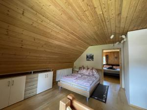 Postel nebo postele na pokoji v ubytování Ferienhaus Mörthandrä