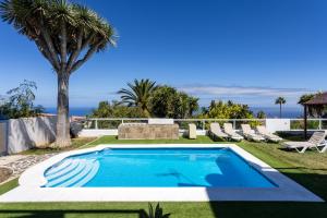Bazén v ubytovaní Fantastic home with amazing sea views alebo v jeho blízkosti