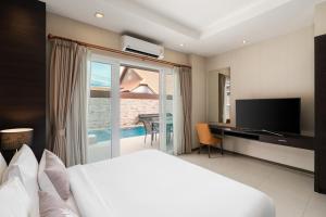 TV a/nebo společenská místnost v ubytování Luxury Pool villa C16 / 4BR 8-10 Persons