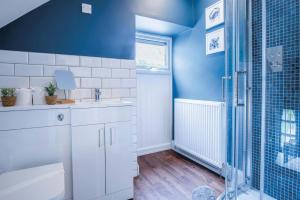 Vannituba majutusasutuses The Carthouse - 1 Bedroom Cottage - Princes Gate +25 fotot