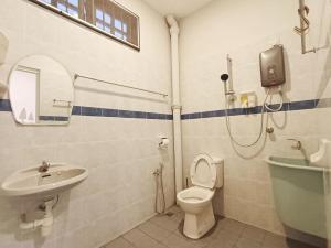 Bilik mandi di Leisure Corner 25
