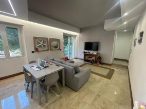 Μια τηλεόραση ή/και κέντρο ψυχαγωγίας στο CasaFoscolo