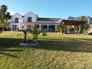 Vonkajšia záhrada v ubytovaní Villa Casa Sol Encantadora villa con piscina