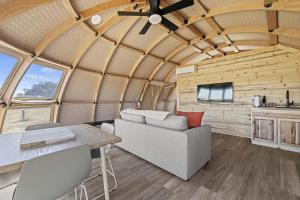 Kép Spacious Unique Pod Perfect for a Secluded Escape in Texas szállásáról Hilltopban a galériában