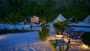 Příroda nedaleko luxury tent
