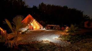 Zahrada ubytování Glamping La Yurta nel Verde luxe Belltent