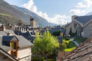 En generel udsigt til bjerge eller udsigt til bjerge taget fra feriehuset