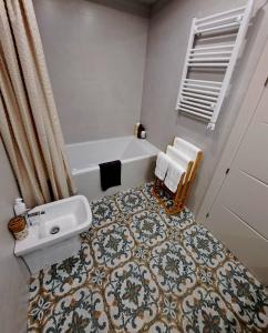 Ένα μπάνιο στο Luxury Suite Faisán