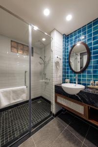 Koupelna v ubytování Lotusama Central Hanoi Hotel + 37 fotografií