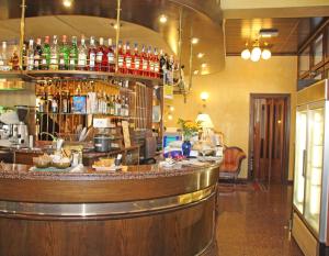 Lounge alebo bar v ubytovaní Albergo Ristorante Leon d'Oro