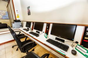 Telewizja i/lub zestaw kina domowego w obiekcie Albergue Arribada