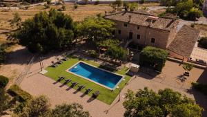 Bazén v ubytování Apartamentos rurales La Alquería del Pilar nebo v jeho okolí