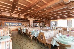 Hotel Elisabeth餐厅或其他用餐的地方