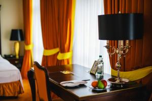 Postel nebo postele na pokoji v ubytování Relais & Châteaux Bülow Palais