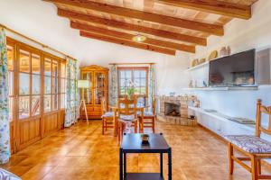 Μια τηλεόραση ή/και κέντρο ψυχαγωγίας στο Na Corma by dracmallorca