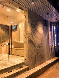 Koupelna v ubytování Hotel Shree Guru Plaza 3 Minute Walking Distance From New Delhi Railway Station