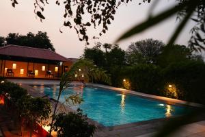 Πισίνα στο ή κοντά στο Sundervan Vilas Ranthambore