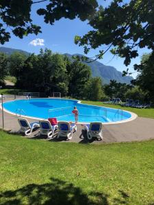 Bazén v ubytovaní Hotel Tenz alebo v jeho blízkosti