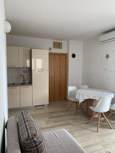 Kuchyň nebo kuchyňský kout v ubytování Apartments Vasilić