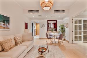 Setusvæði á Downtown 2BR with Iconic Burj Khalifa Views