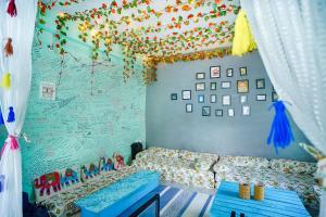 Kasol Hostel客房内的一张或多张床位
