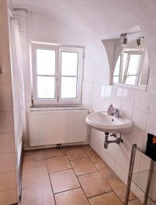 Koupelna v ubytování Möbelierte Zimmer