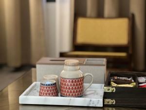 Phoenix Best River View B&B的咖啡和沏茶工具
