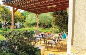 マラトンにあるSchinias Forest Beach Houseのギャラリーの写真