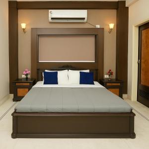 Ảnh trong thư viện ảnh của Nivaasa Apt by JadeCapsNr Taj BengalACWIFI ở Kolkata