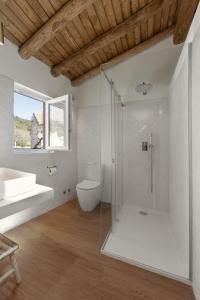 Koupelna v ubytování Casa da Rosalina + 22 fotografií