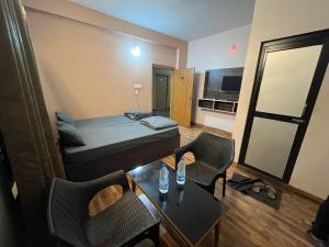 Imagine din galeria proprietății HOTEL NEELAM Inn în Bālāgunda