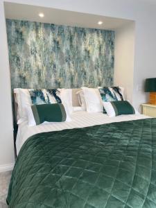 Uma cama ou camas num quarto em Crystal Springs B&B