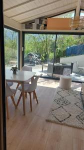 Et opholdsområde på La Soldanelle vue lac et montagnes