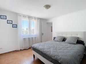 Postel nebo postele na pokoji v ubytování Maison 50m2 dans propriété privée à 20 minutes de la mer