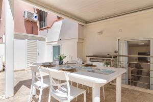 A kitchen or kitchenette at Rosa dei Venti 2