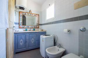 Ένα μπάνιο στο GuestHost - Seaside Apartment with Parking +26 φωτογραφίες