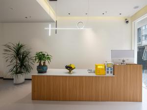 Vstupní hala nebo recepce v ubytování Fenghuang County Jiduo Intelligent Hotel