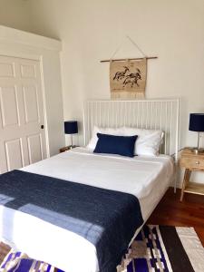 Ένα ή περισσότερα κρεβάτια σε δωμάτιο στο 3 B 2 BA home in a Serene, quiet cul de sac
