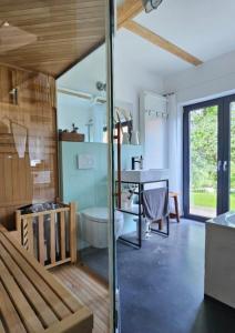 Fotografie z fotogalerie ubytování Tiny House mit eigener Sauna am Waldrand in der Fränkischen Schweiz v destinaci Niederdorla + 52 fotografií