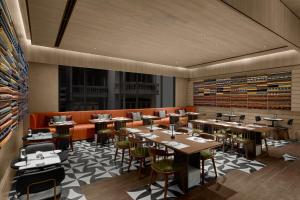 Hotel Indigo Saigon the City by IHG餐厅或其他用餐的地方