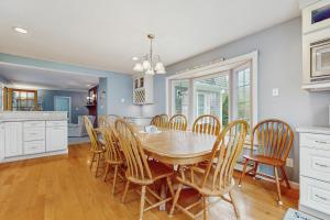 Φωτογραφία από το άλμπουμ του Wharf Side Hideout σε Hyannis