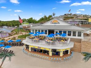 Budova, kde se kemp nachází